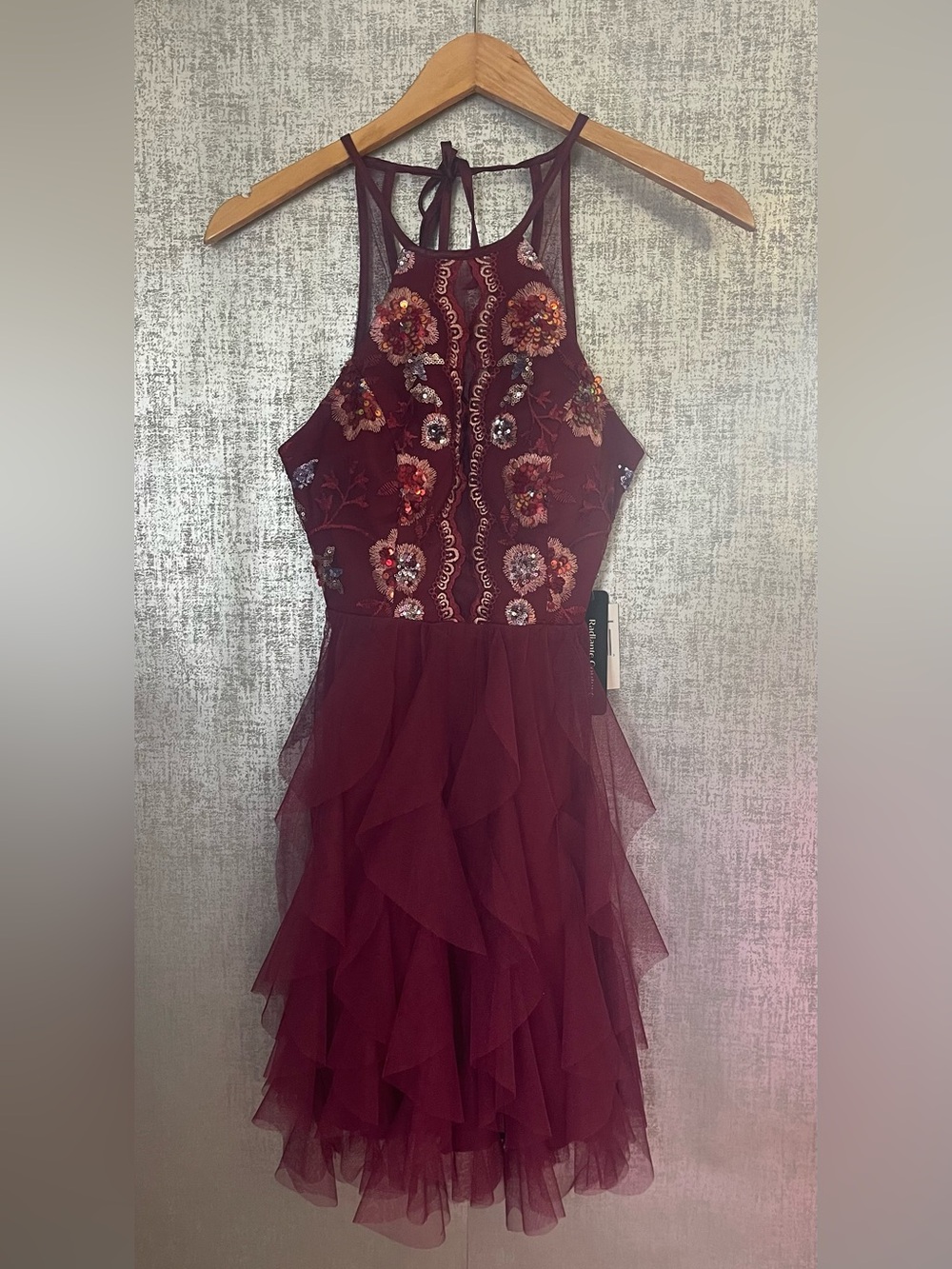 Radiante Couture Womens Juniors Halter
Neck Sleeveless